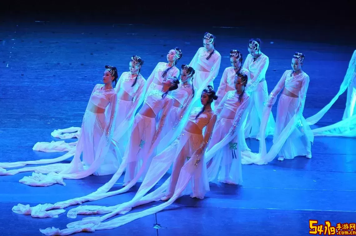 御龙在天女子十二乐坊现场演绎精彩乐曲图1